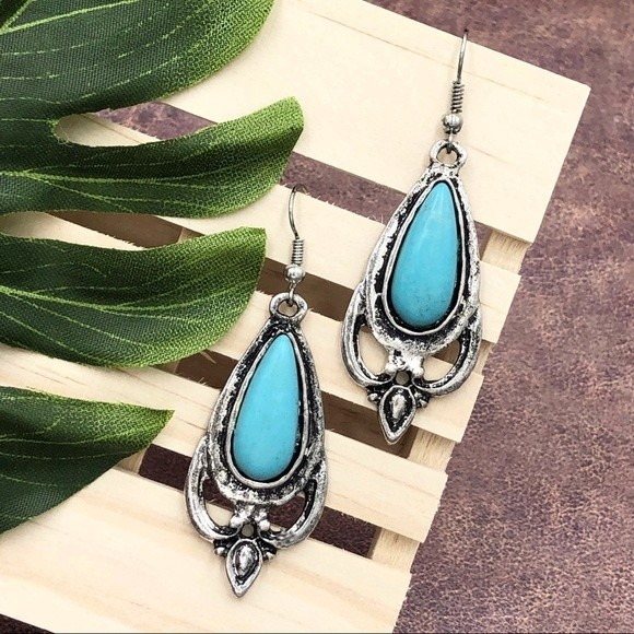 🌼 Turquoise Teardrop Burnished Silver Dangle Earrings - Picture 1 of 2